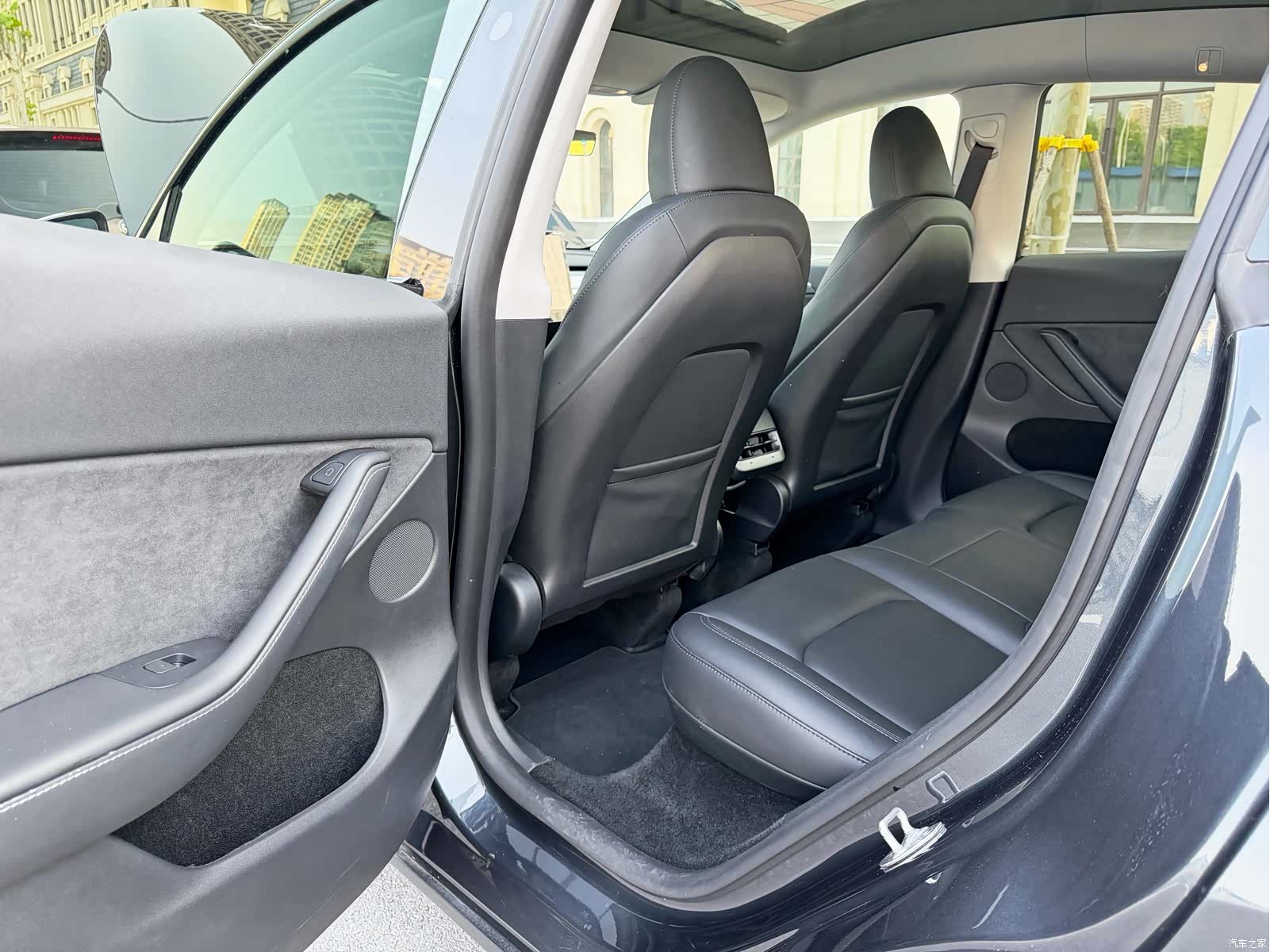 Tesla Model Y, 2024 12