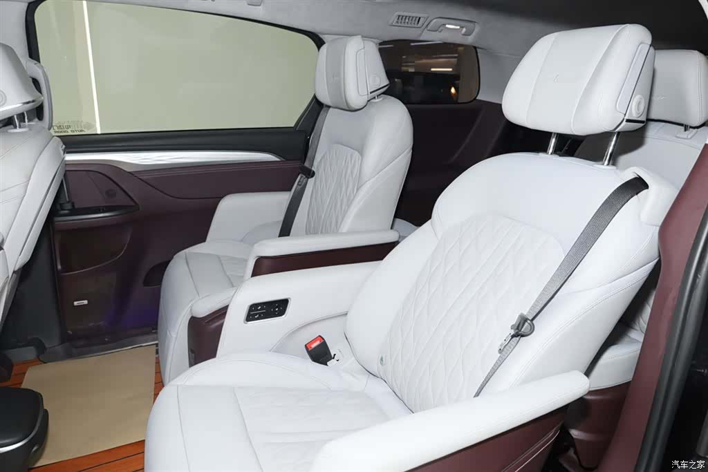 Buick GL8, 2022 25