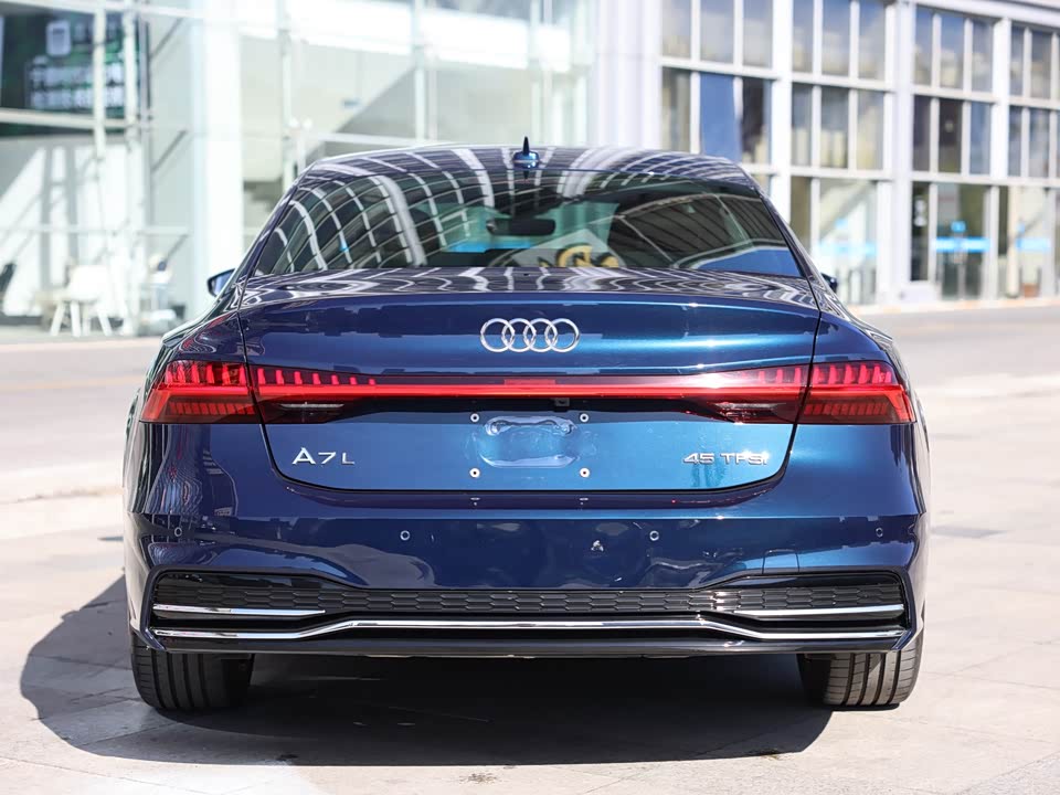 Audi A7L