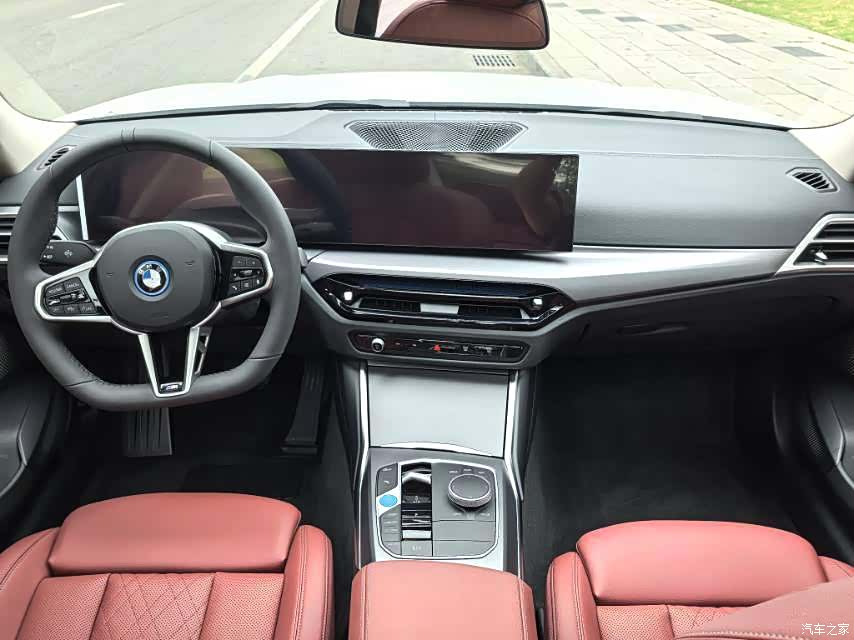 BMW i3, 2025 все фото