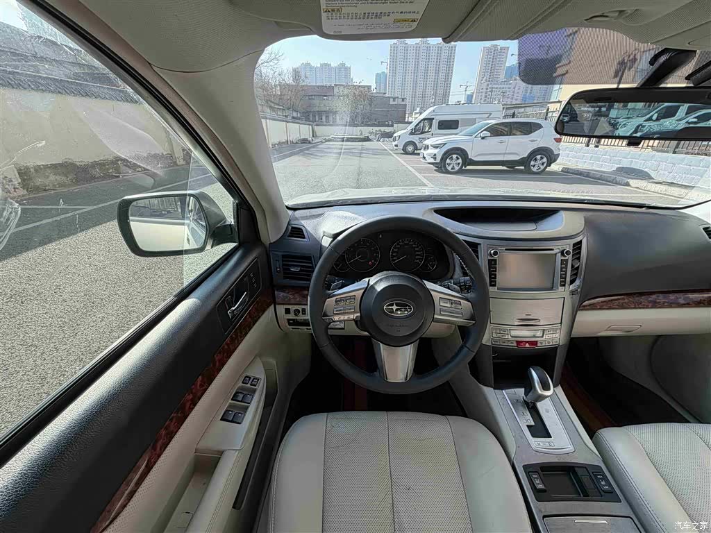 Subaru Outback, 2011 6