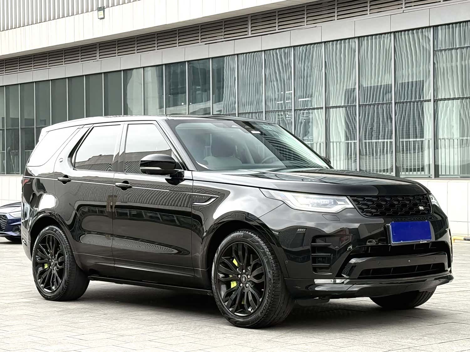 Land Rover Discovery, 2021 3