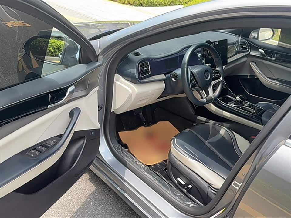 BYD Qin Yuan BYD Qin Yuan