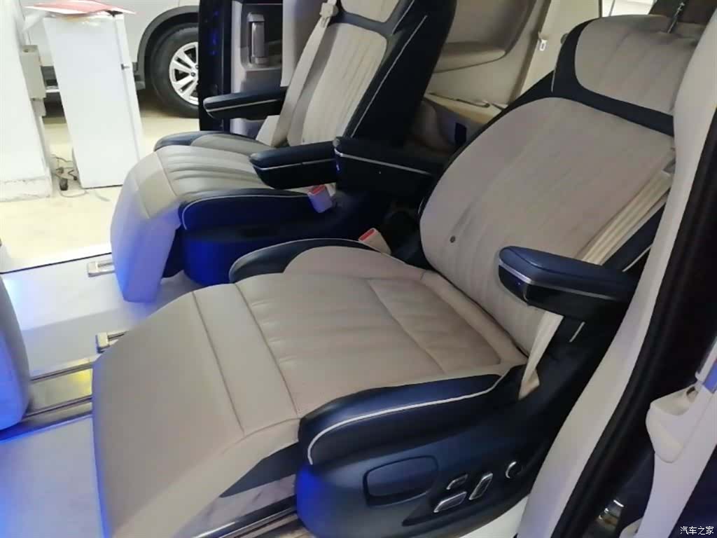 Roewe iMAX8, 2021 17