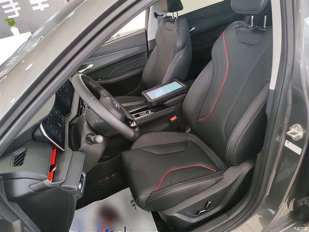Geely Binray, 2025 15