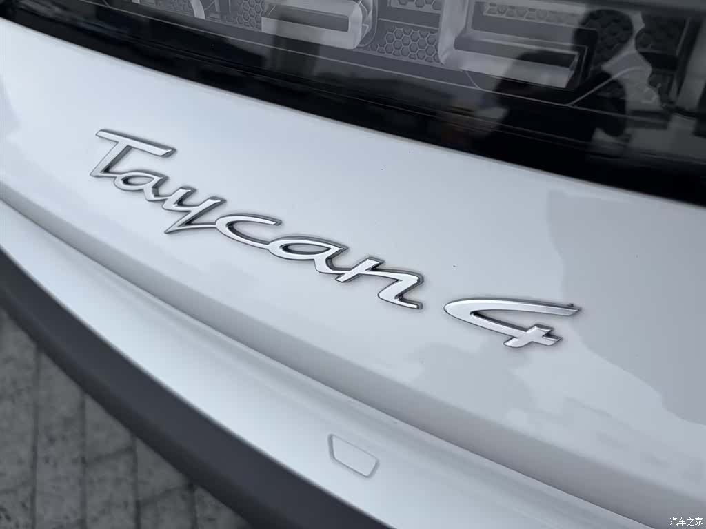Porsche Taycan, 2025 11