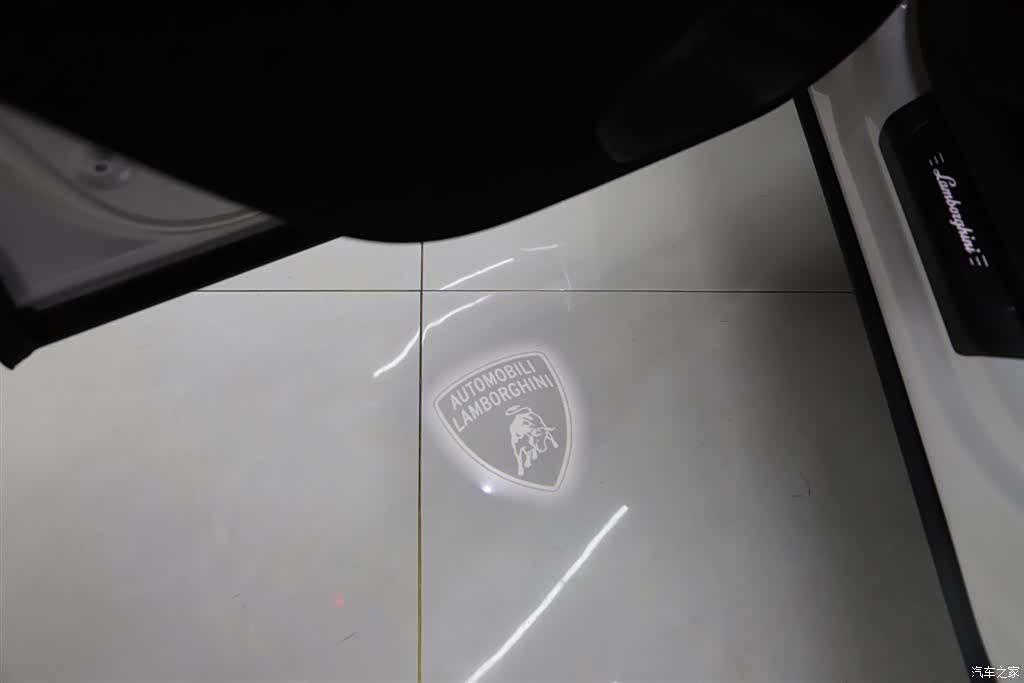 Lamborghini Urus, 2024 20