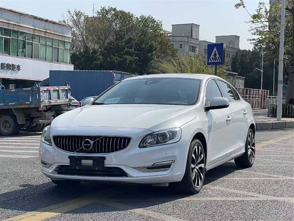 Volvo S60