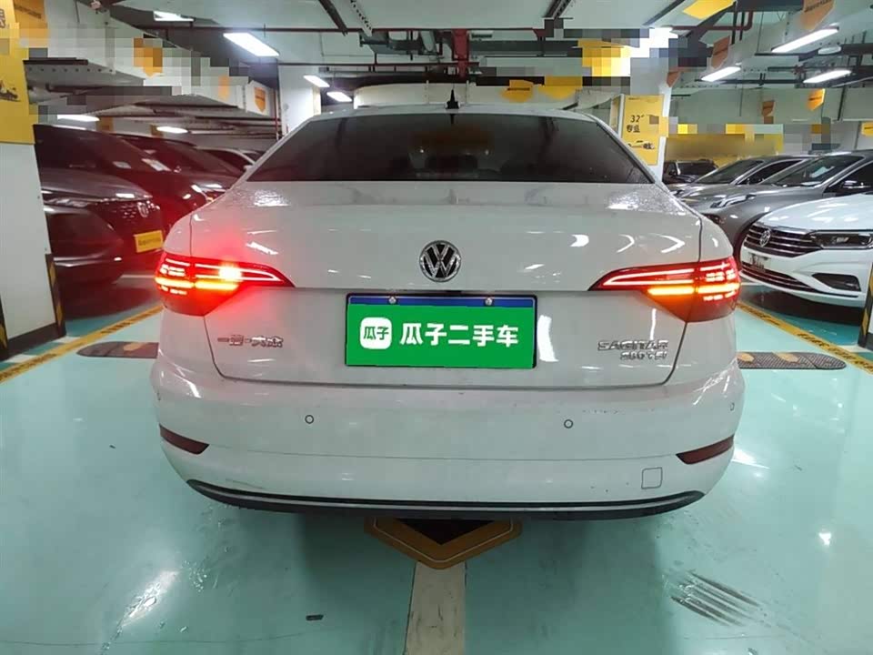 Volkswagen Sagitar