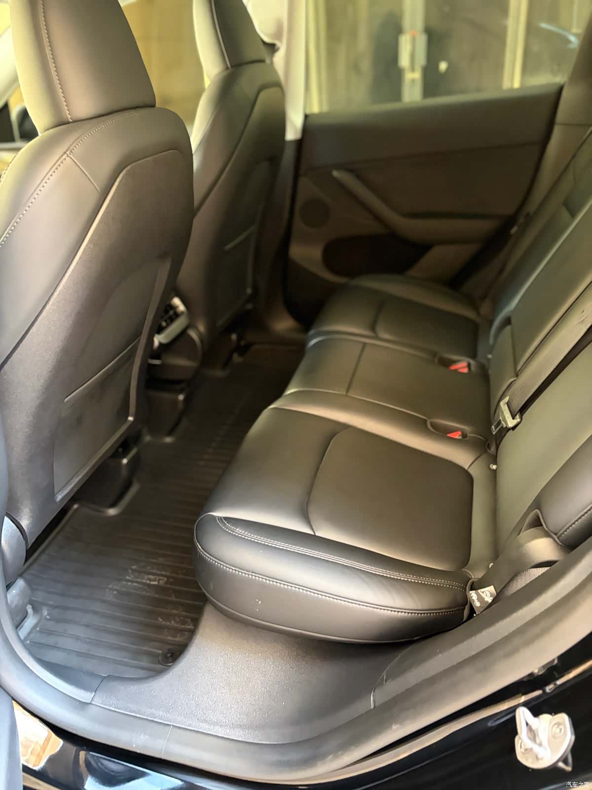 Tesla Model Y, 2023 все фото