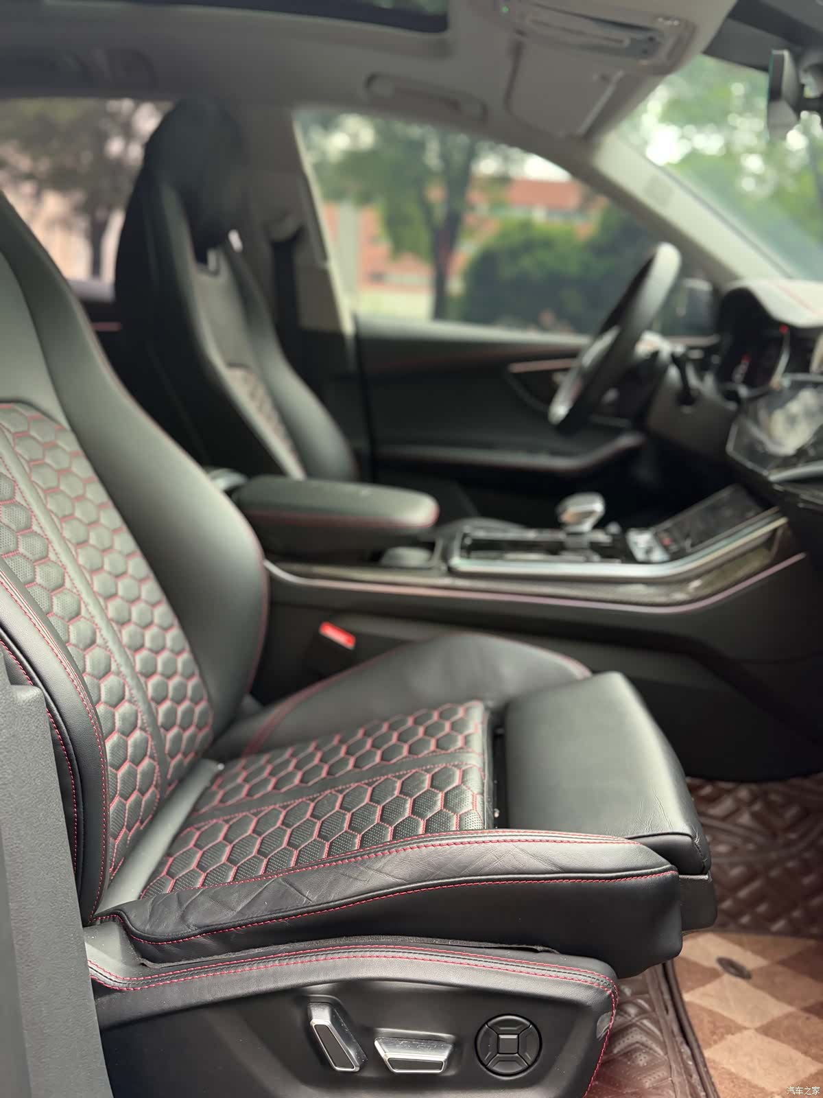 Audi Q8, 2022 все фото
