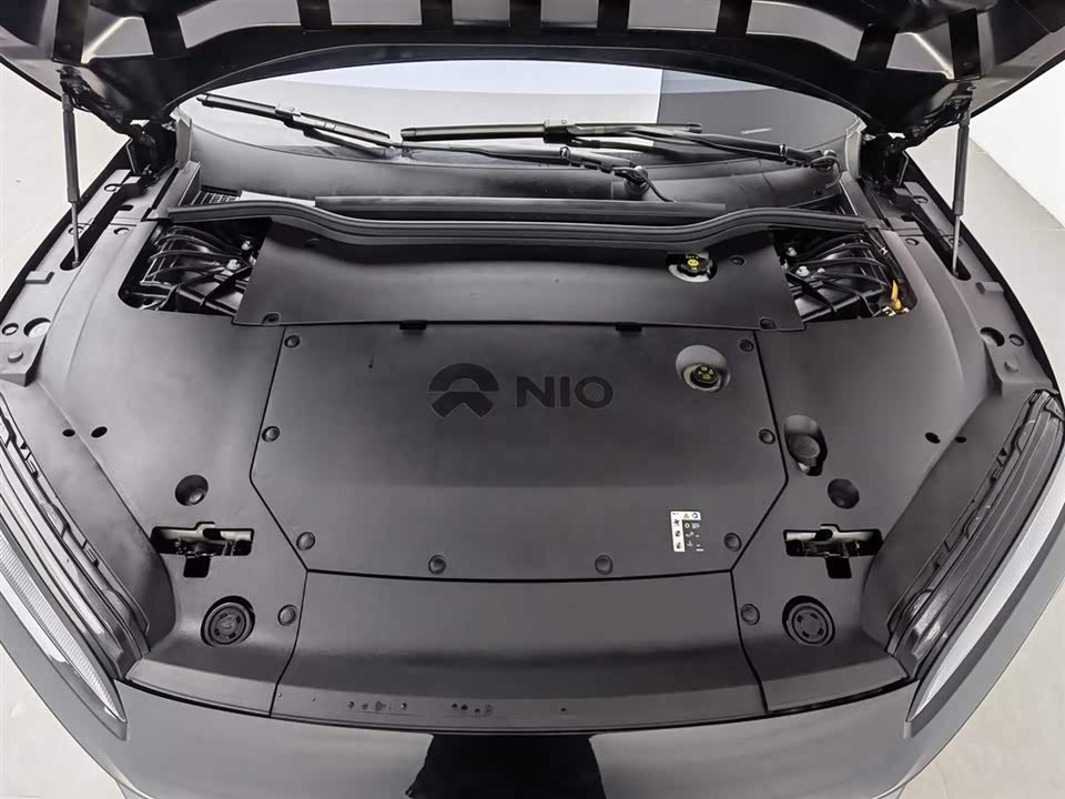 NIO ET5