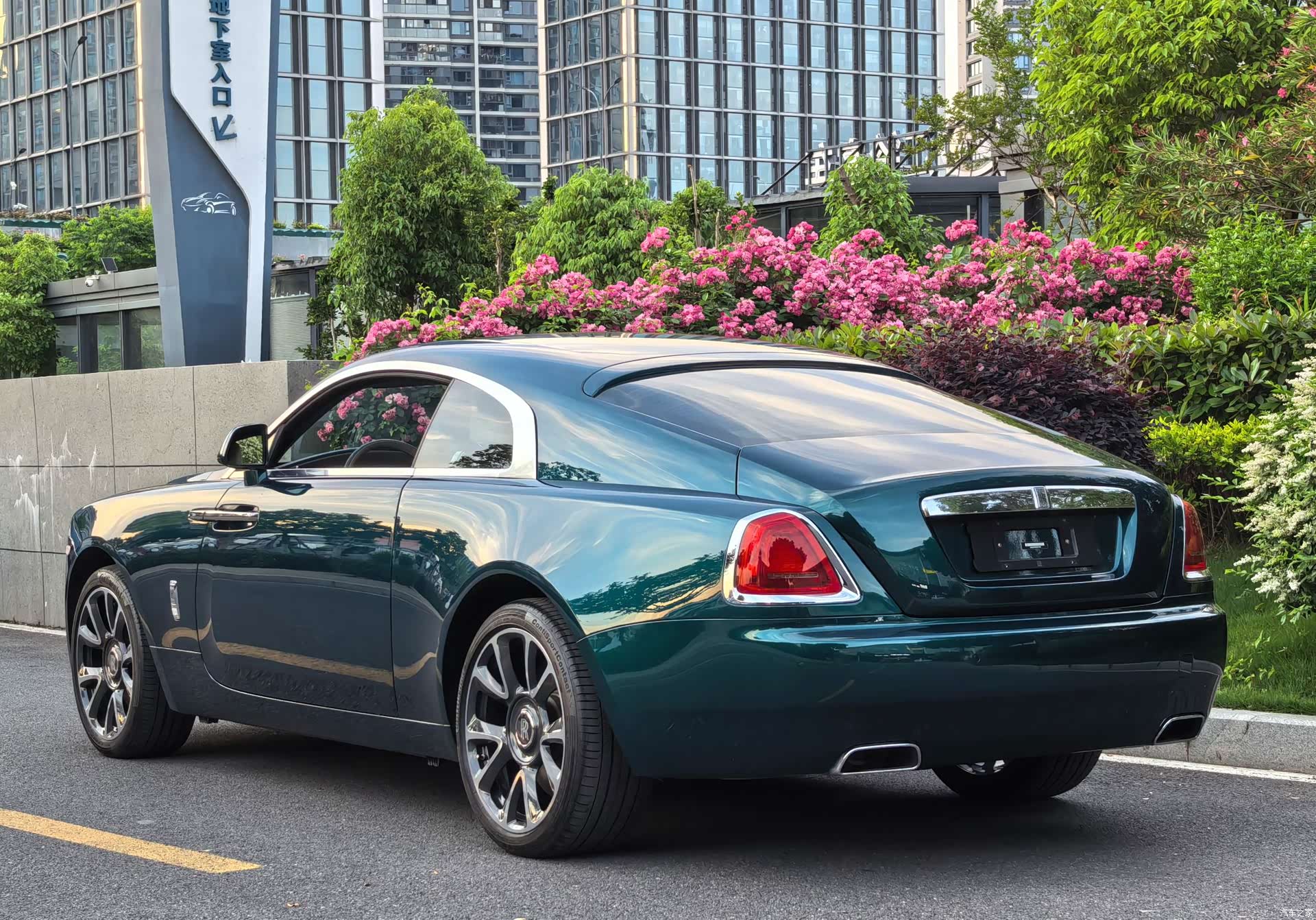 Rolls-Royce Wraith, 2023 все фото