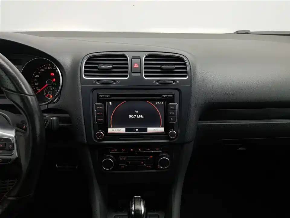 Volkswagen Golf GTI