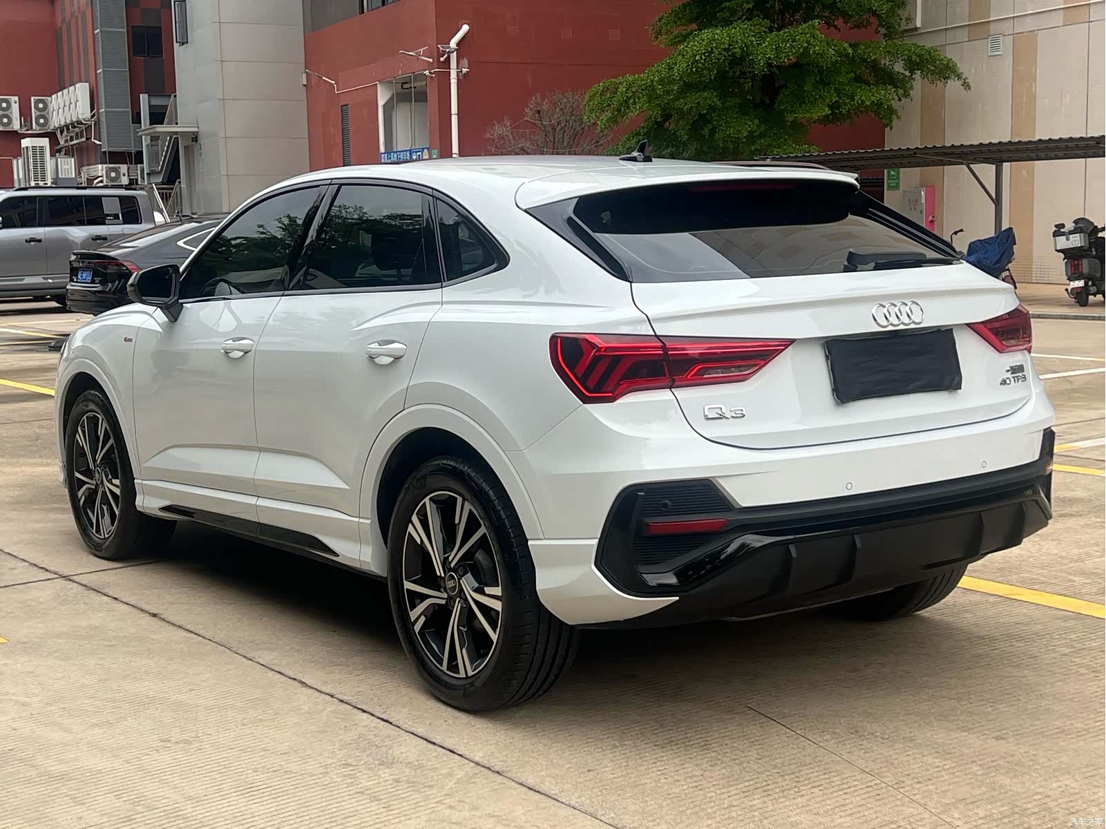 Audi Q3, 2023 3