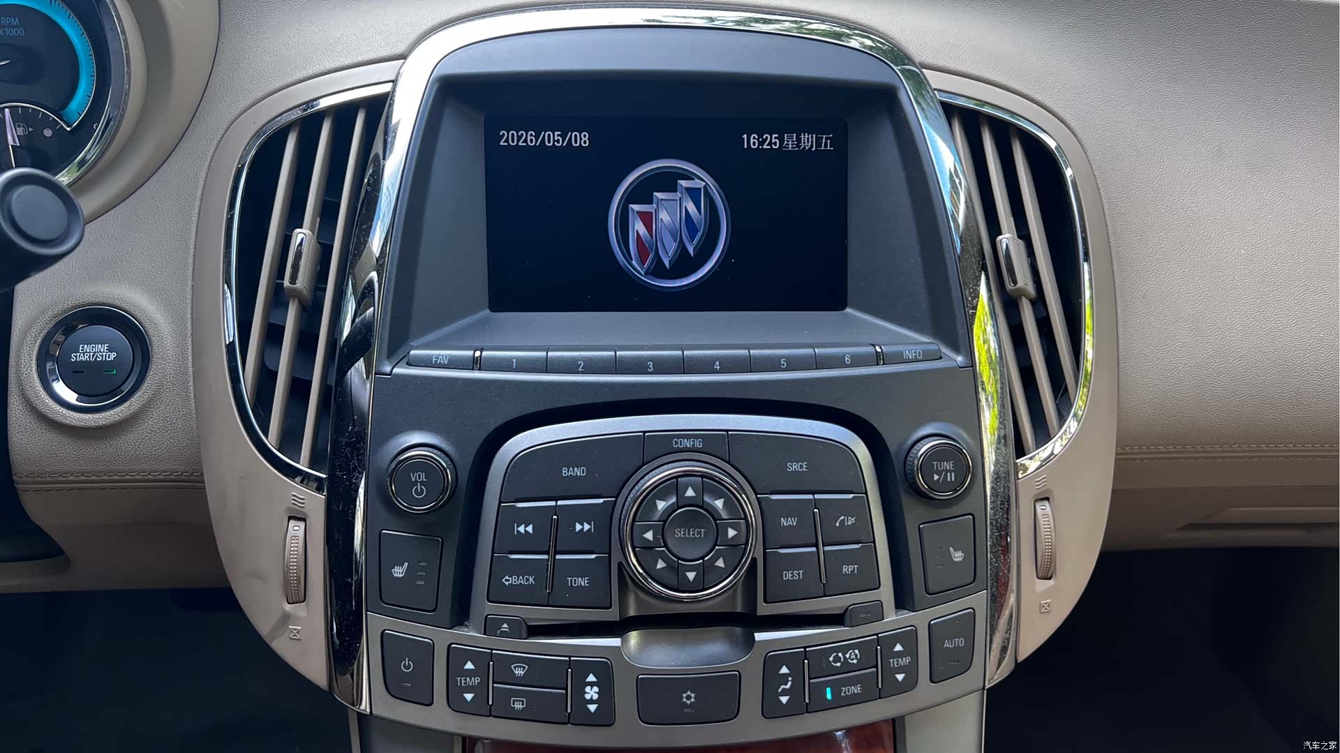 Buick LaCrosse, 2011 13