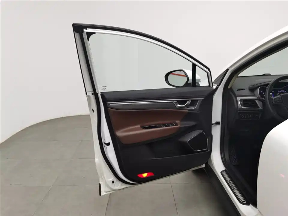 Geely Emgrand GS