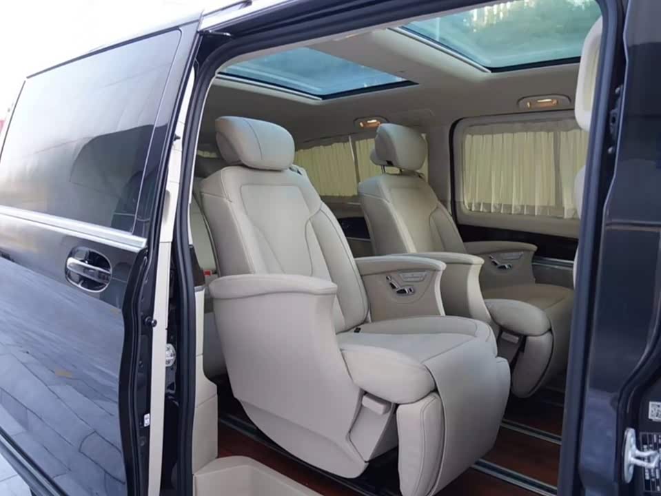 Mercedes-Benz V-class