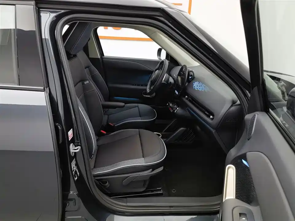 MINI Electric ACEMAN