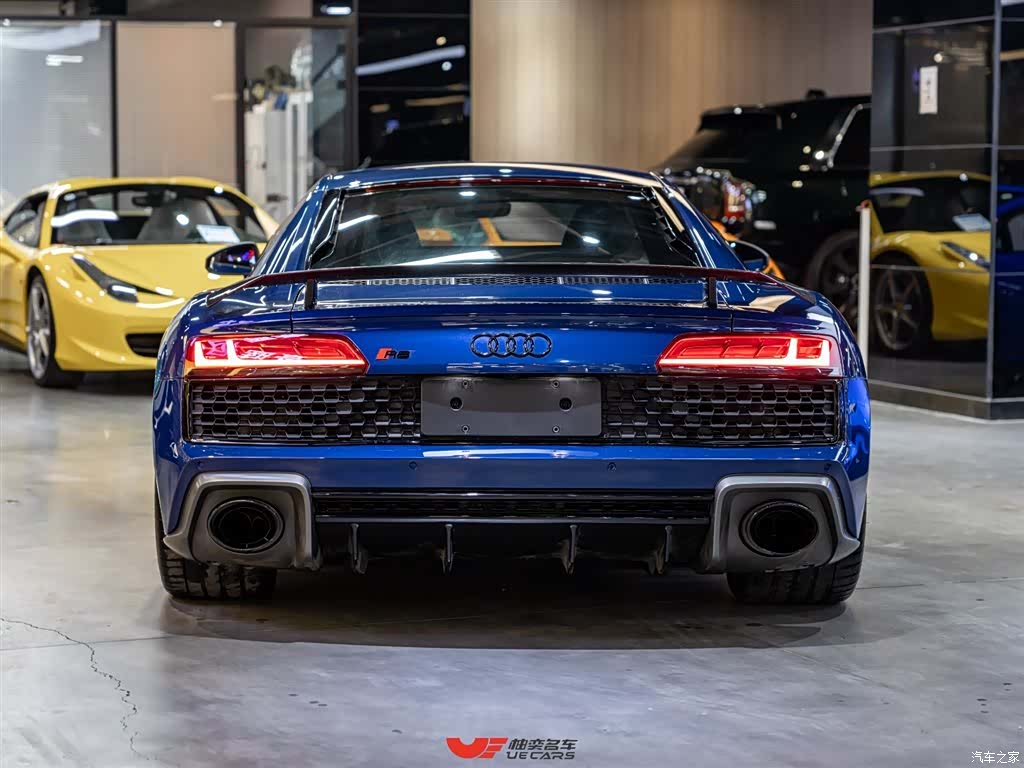 Audi R8, 2023 все фото