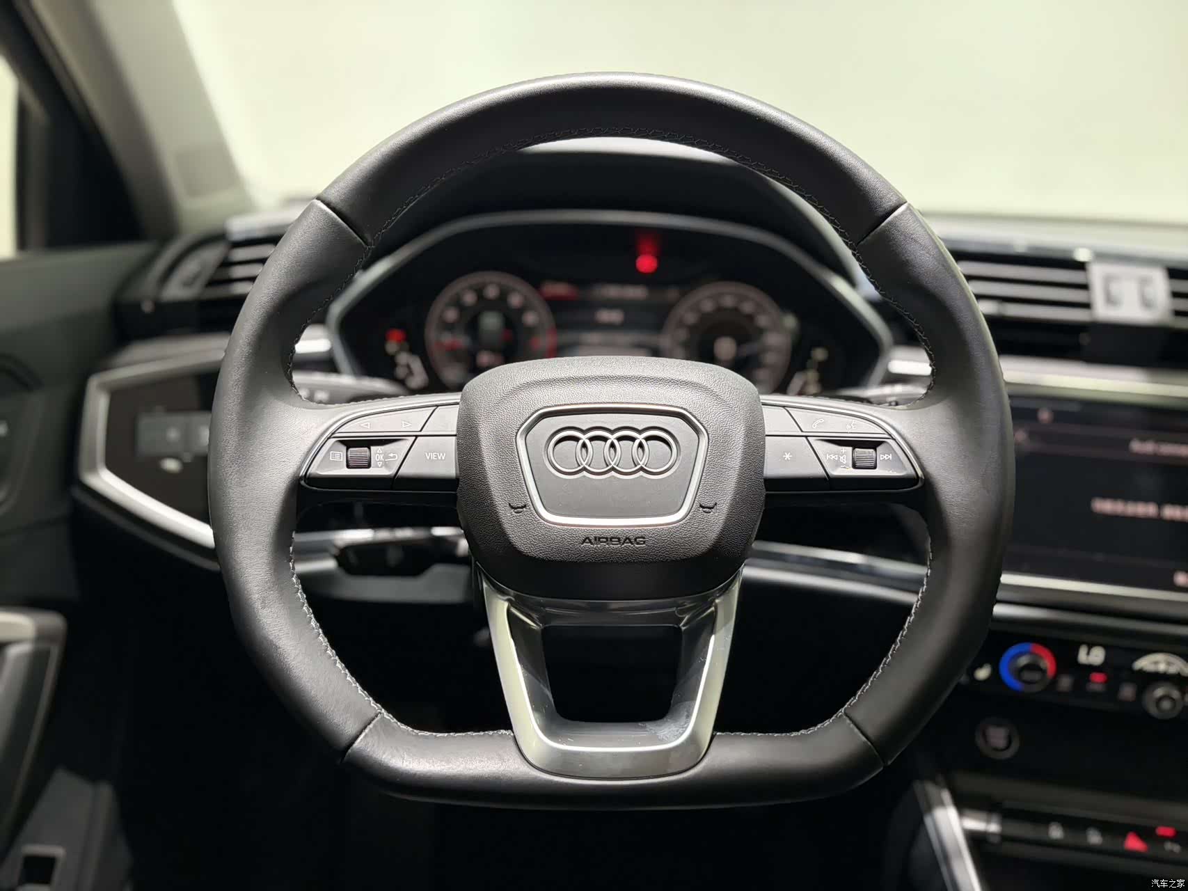 Audi Q3, 2023 16