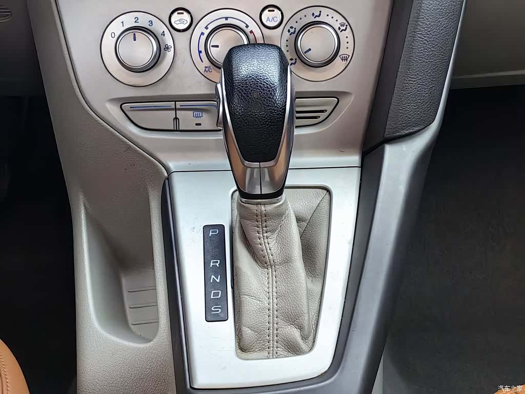 Ford Focus, 2013 13