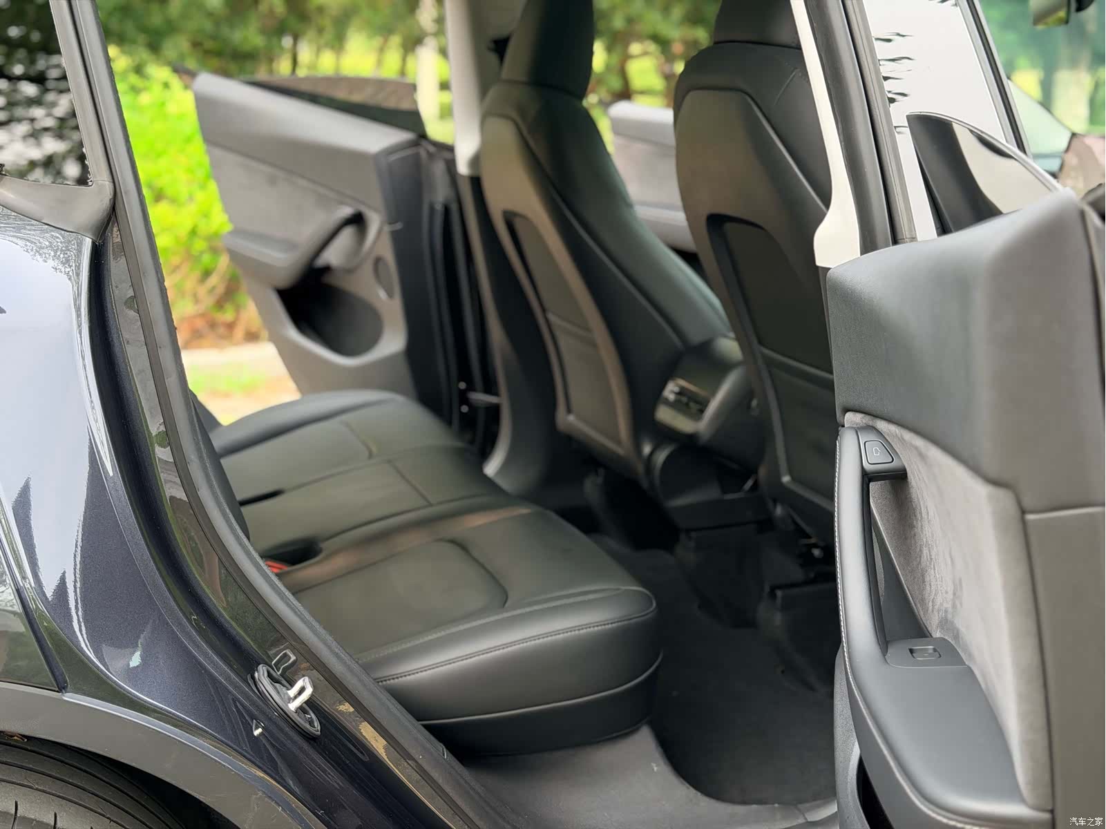 Tesla Model Y, 2024 14