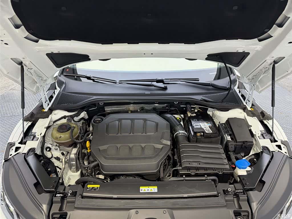 Volkswagen CC, 2023 9