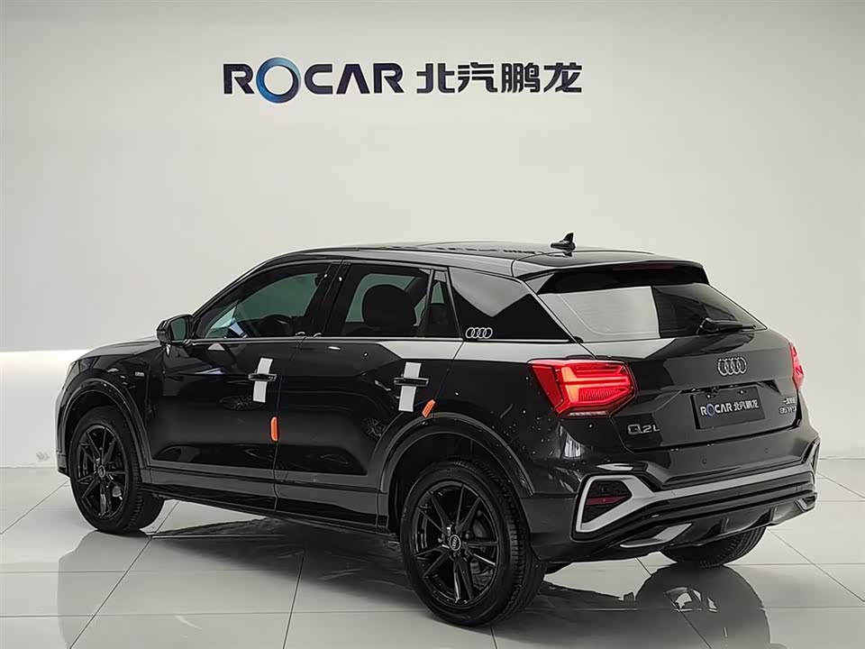 Audi Q2L