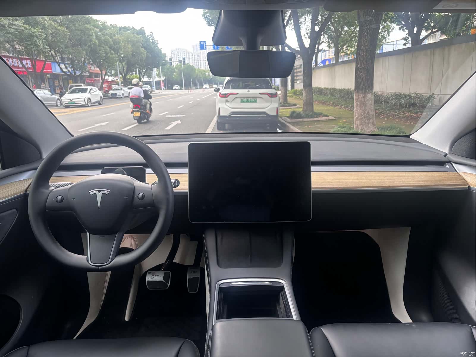 Tesla Model Y, 2023 6