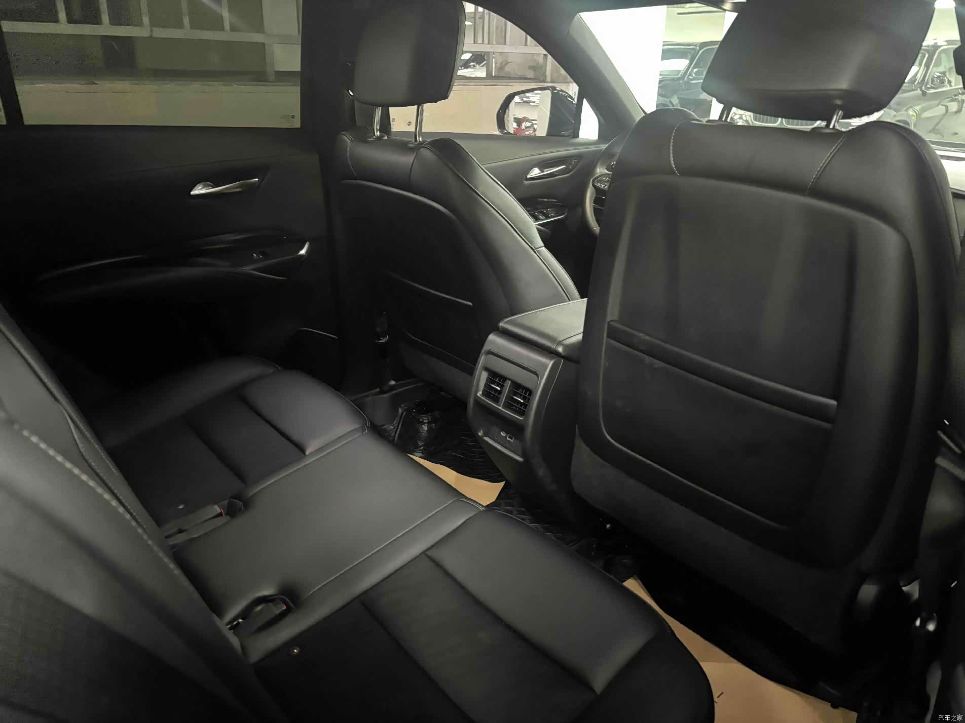 Cadillac XT4, 2023 11