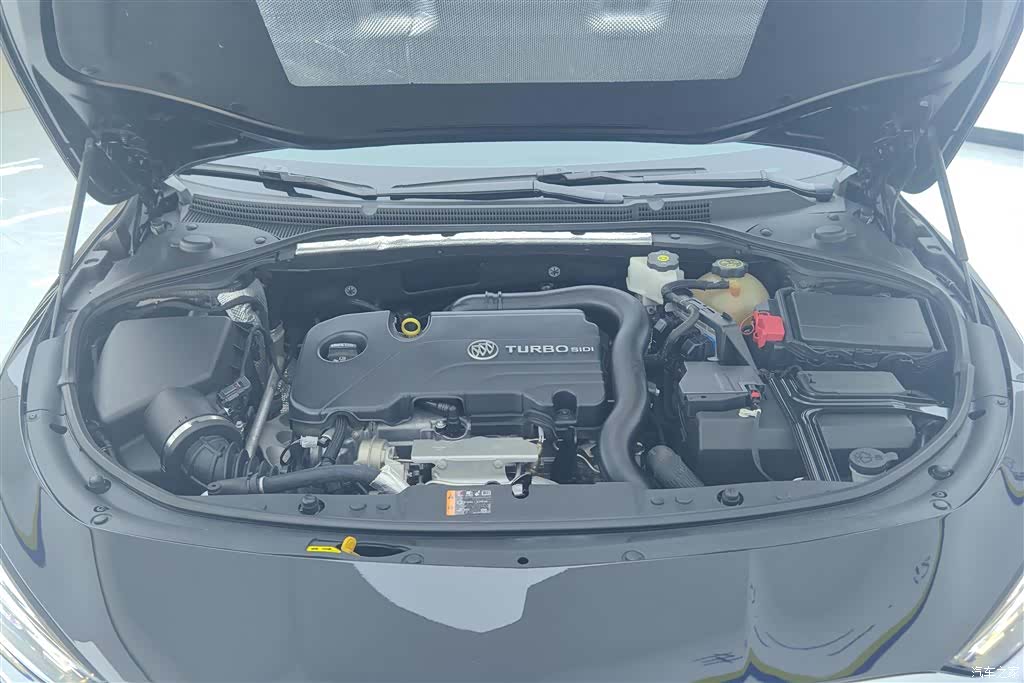 Buick LaCrosse, 2022 10