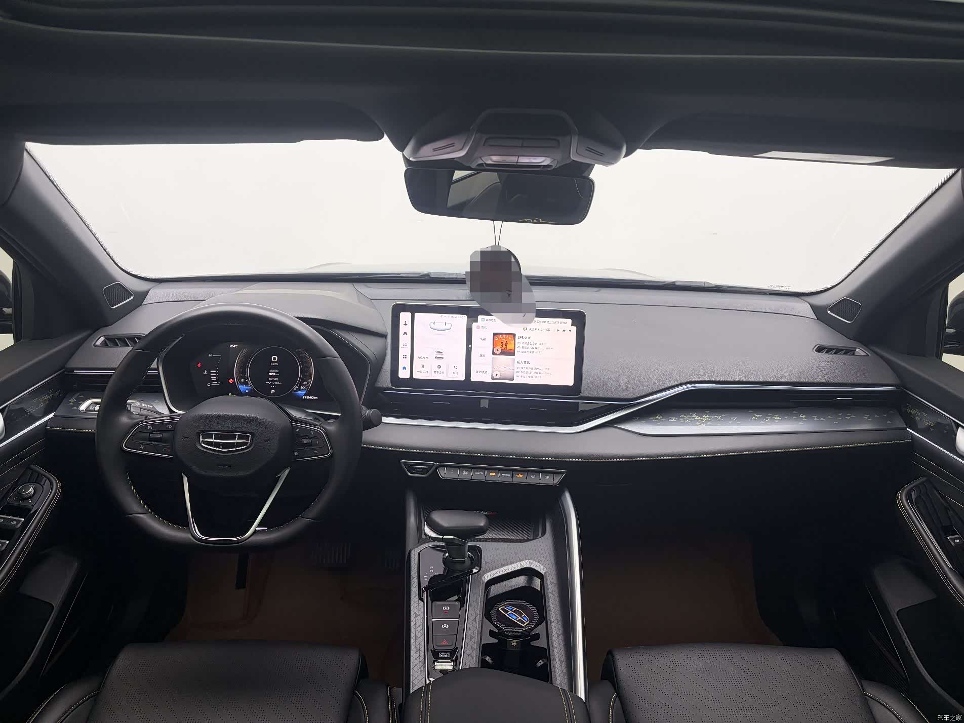 Geely Preface, 2024 14