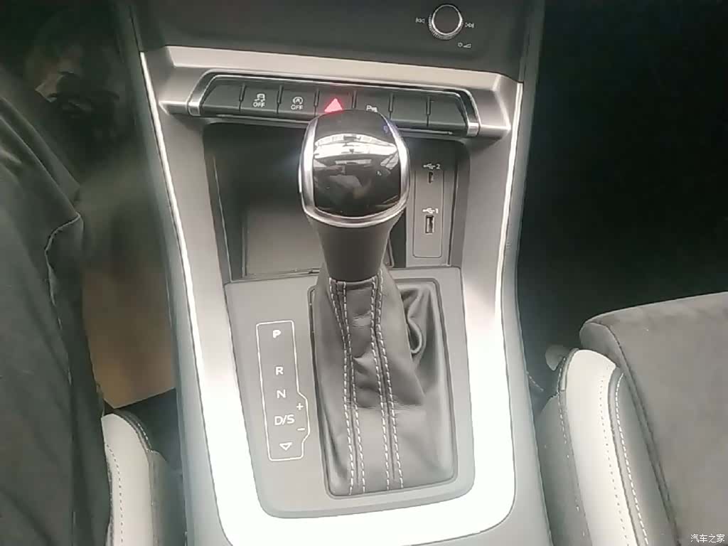 Audi Q3, 2019 14