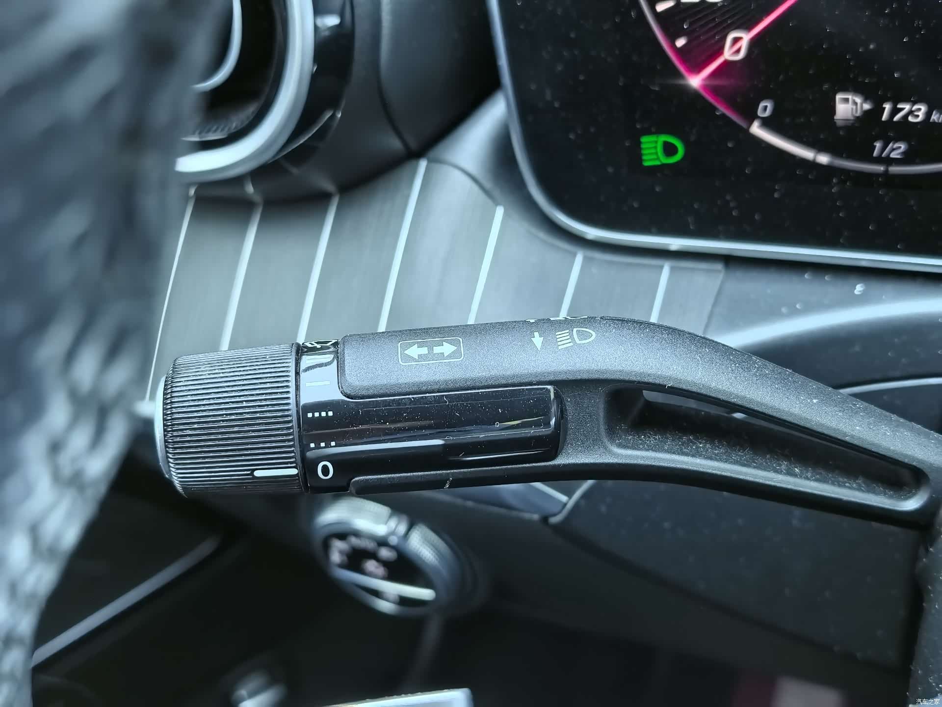 Mercedes-Benz C-Class, 2024 19