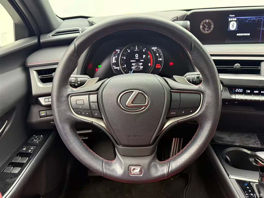 Lexus UX, 2020 все фото