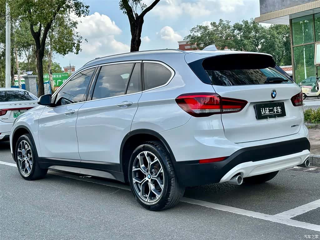 BMW X1, 2021 все фото