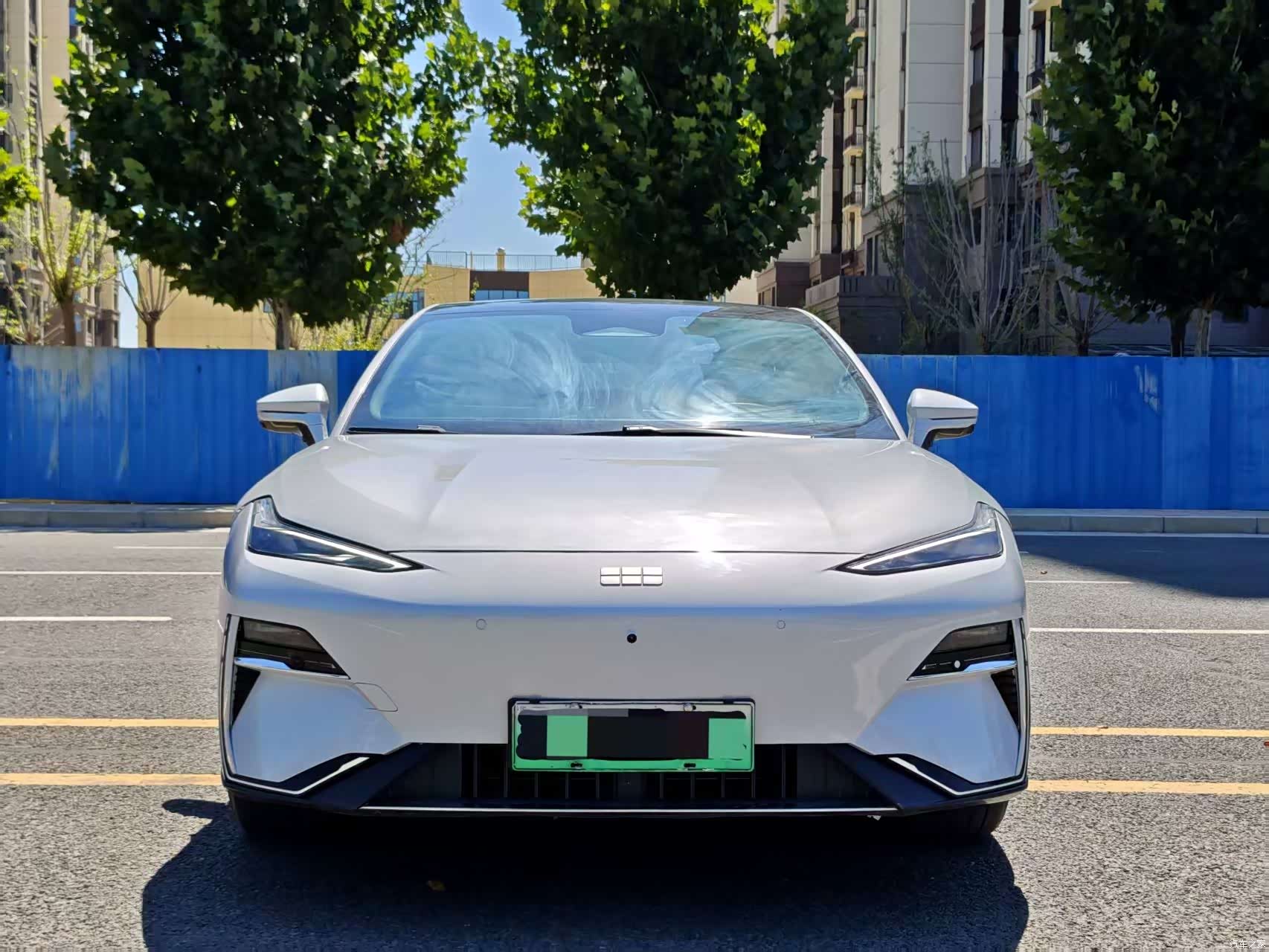 Geely E8, 2026 2