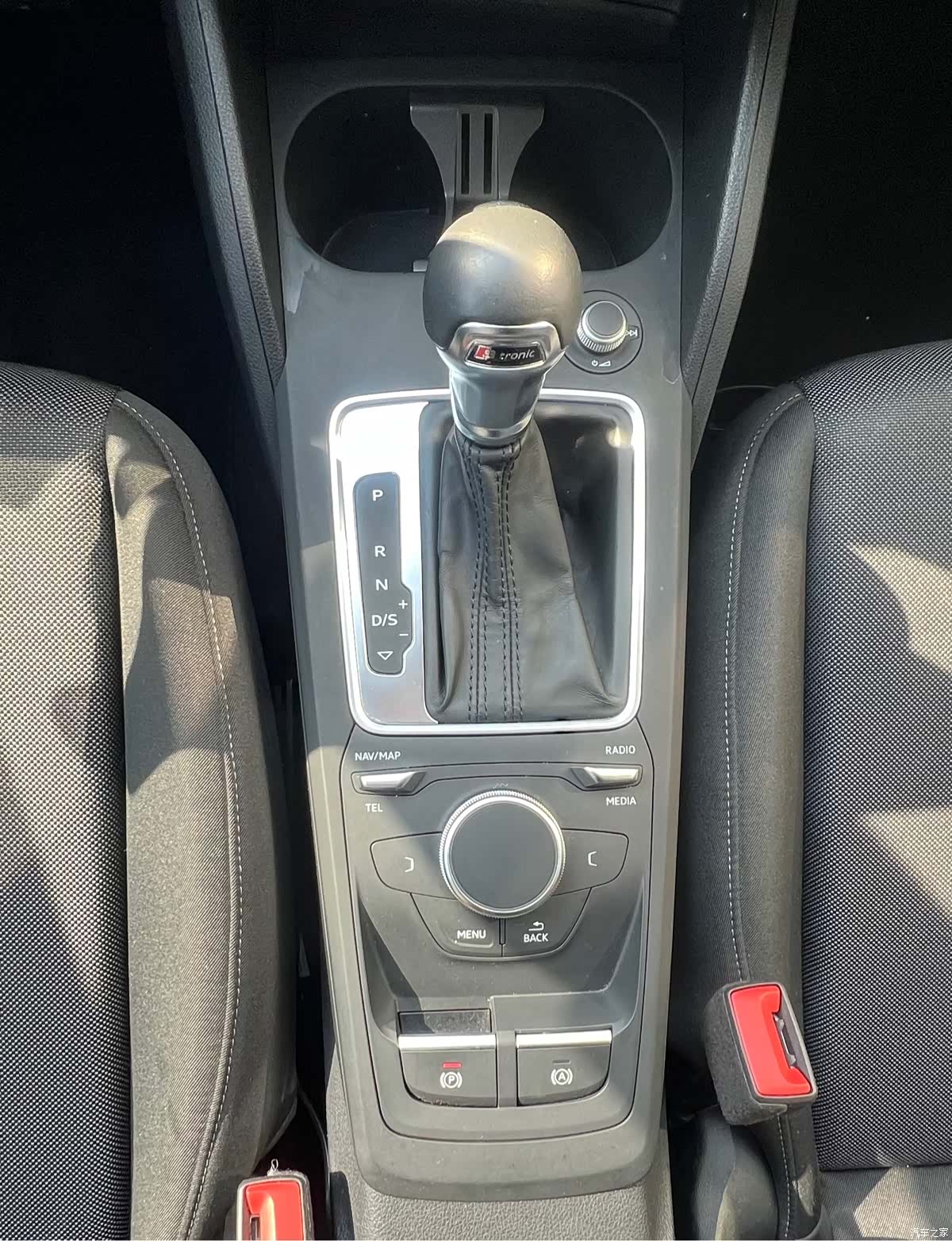 Audi Q2L, 2020 15