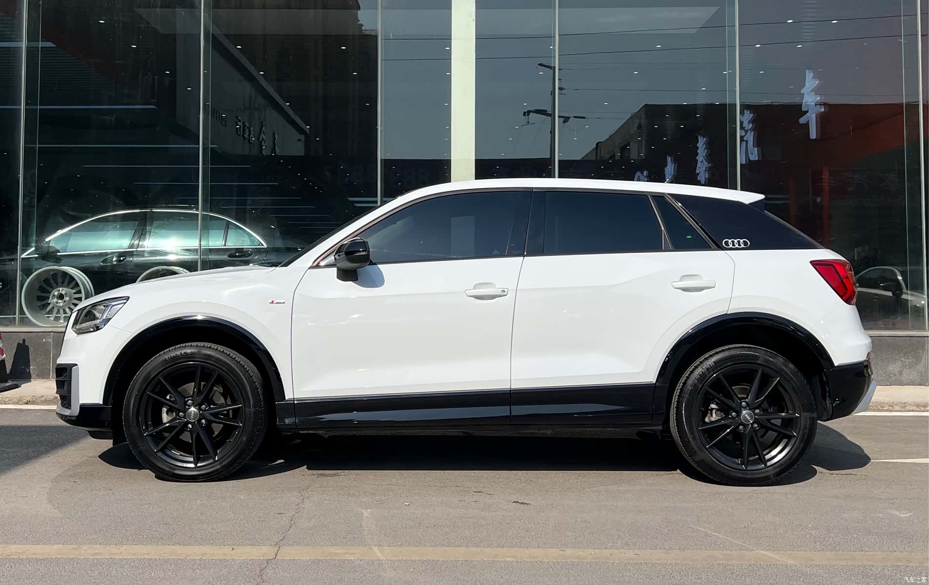 Audi Q2L, 2020 3