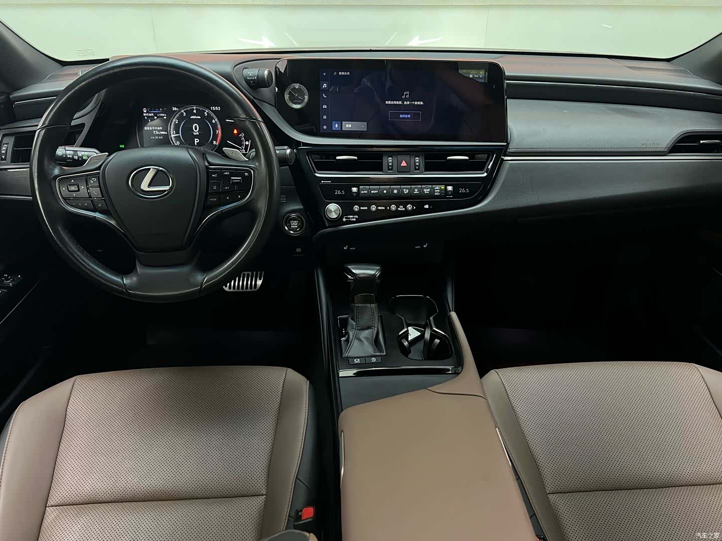Lexus ES, 2023 12
