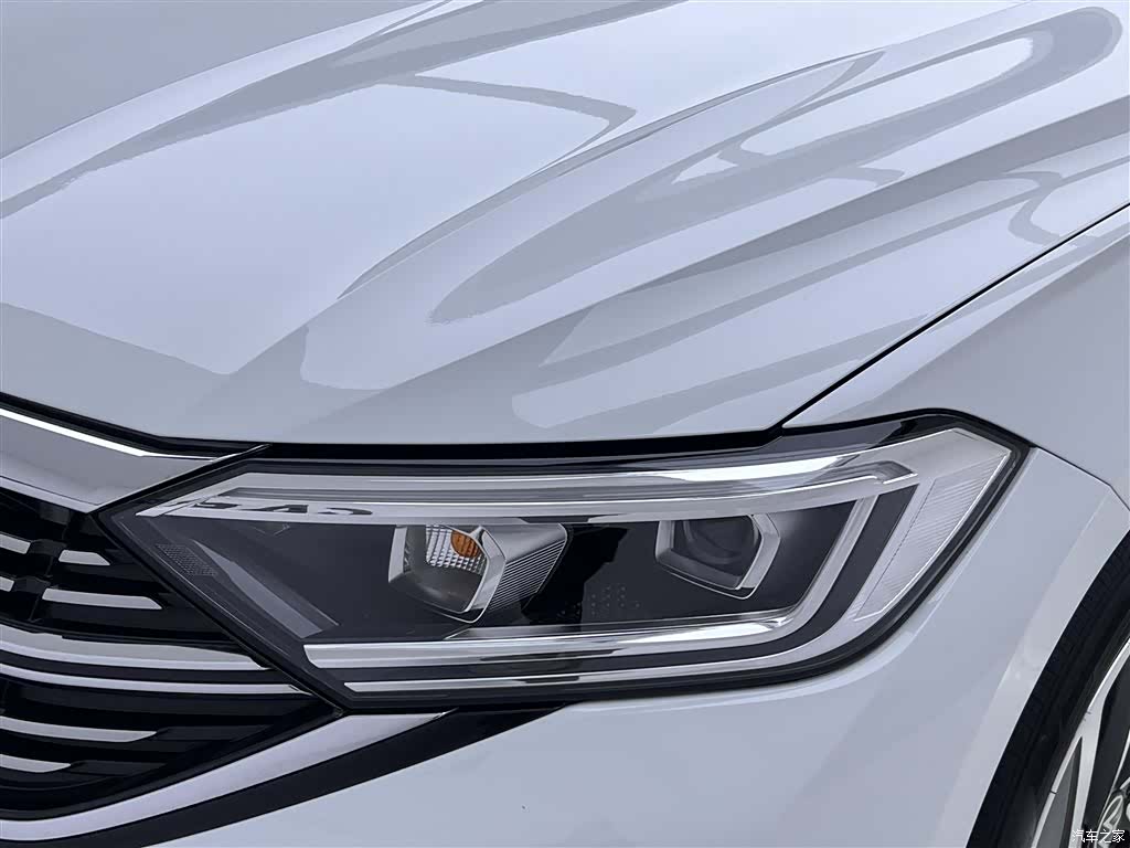 Volkswagen Sagitar, 2023 9