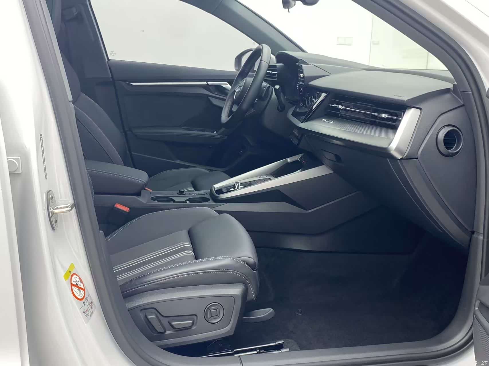 Audi A3, 2023 все фото