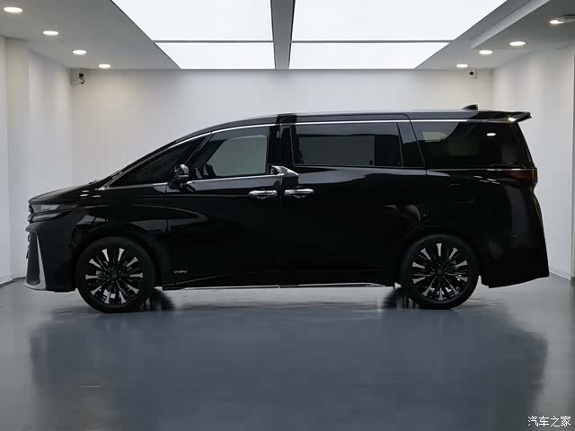 Toyota Vellfire, 2024 10
