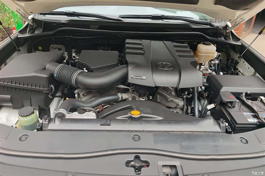 Toyota Land Cruiser, 2015 10