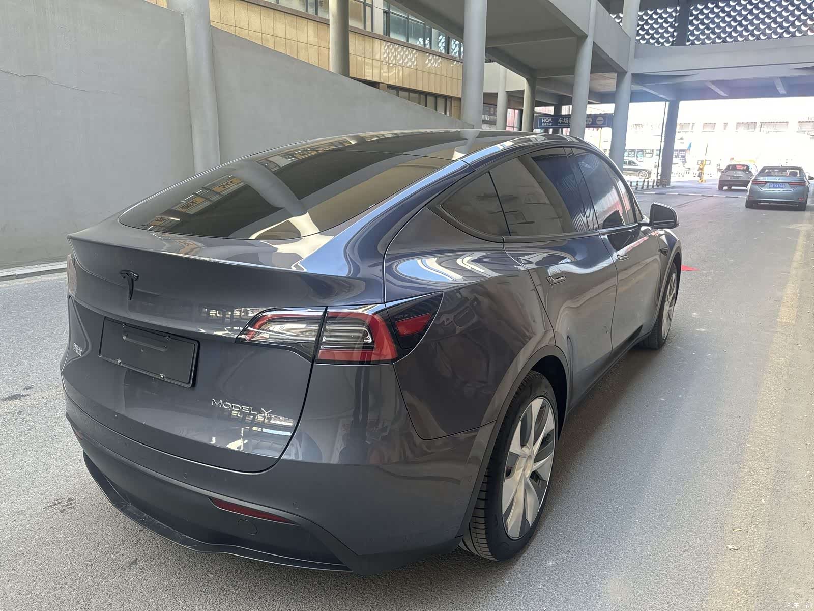 Tesla Model Y, 2023 4