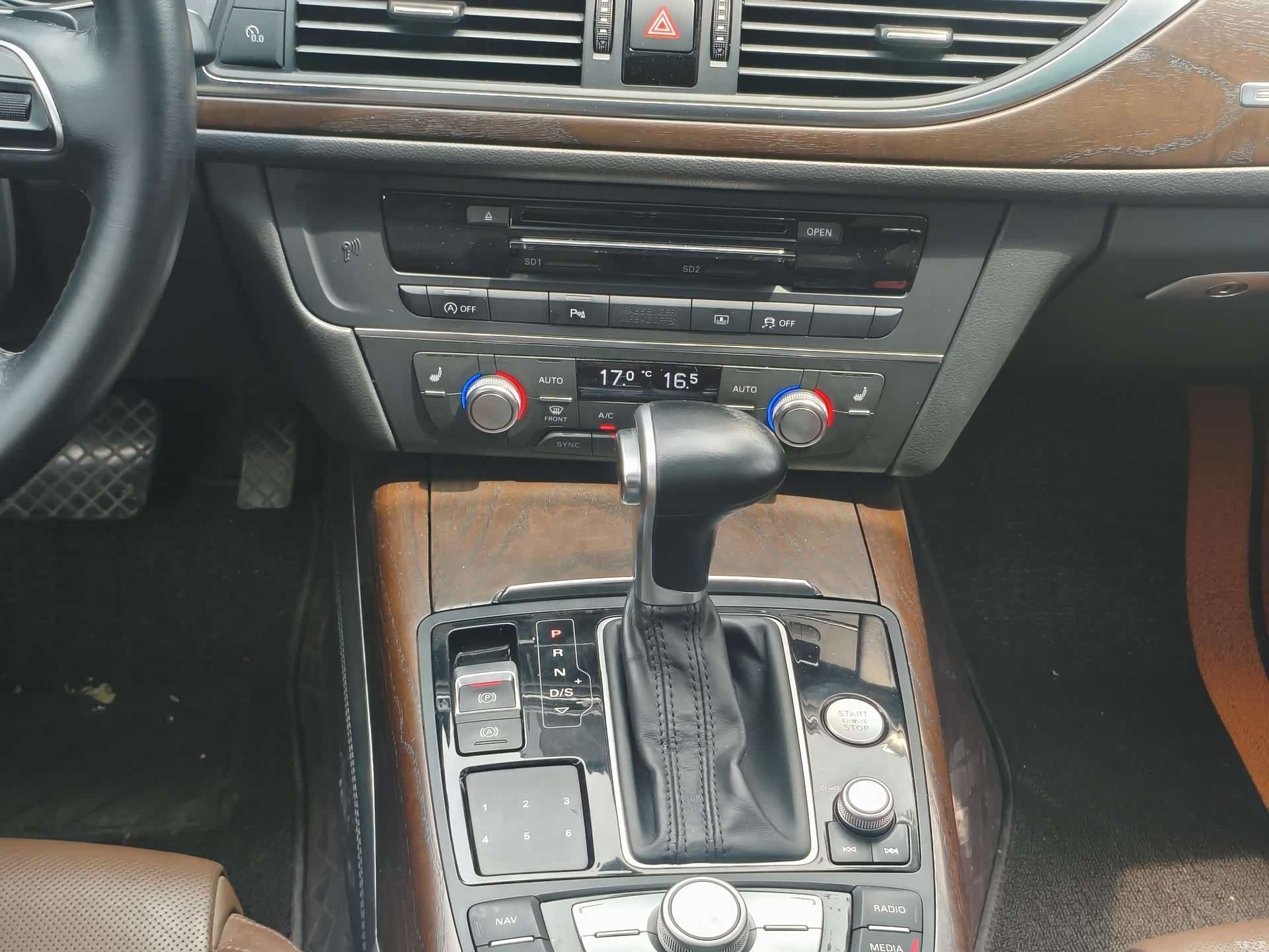 Audi A6L, 2015 все фото
