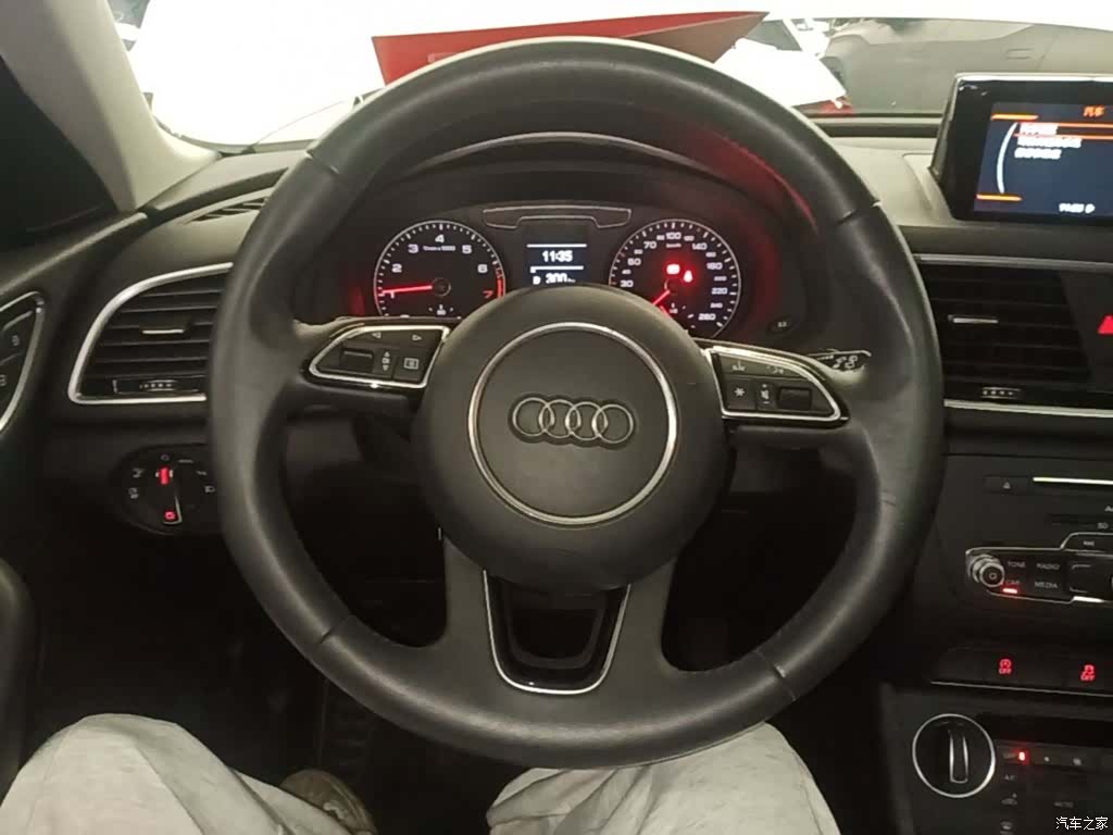 Audi Q3, 2018 11