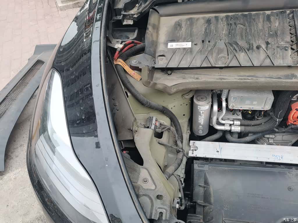 Tesla Model Y, 2023 21