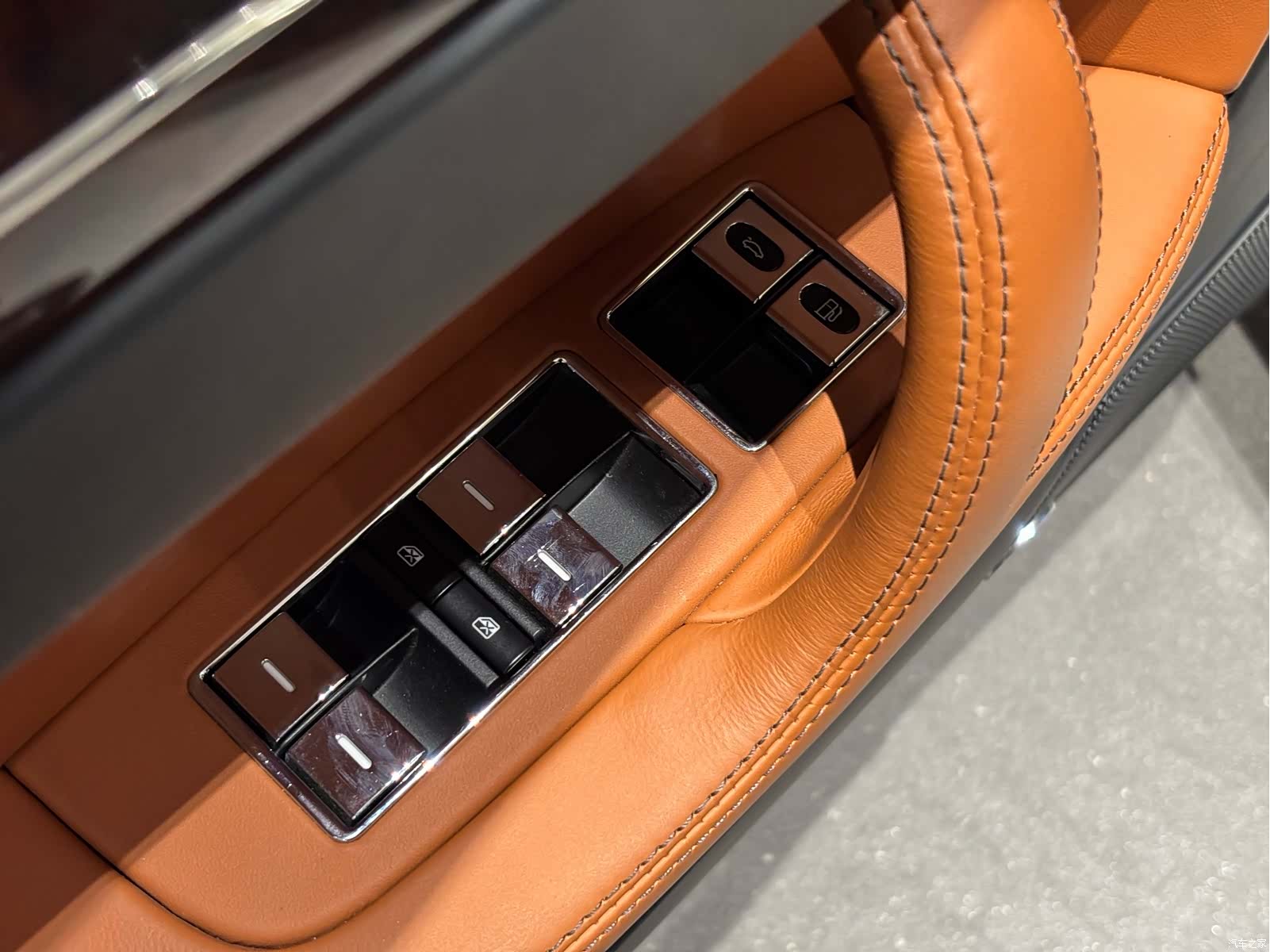 Bentley Flying Spur, 2011 10